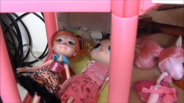 Доктор ПЛЮШЕВА спасает ОТ ВИРУСА Enchantimals и отправляет всех на карантин. История наших игрушек. смотреть онлайн