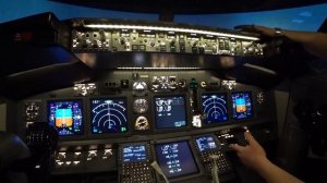 Подготовка к полету на самолете Boeing 737. Авиатренажер Dream Aero. Первые инструкции.