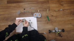 как сделать у супер машины из электрического лего усовершенствованный пропеллер