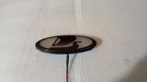 Светящийся логотип нового образца для ВАЗ лада Приора, гранта, калина 12.5*5.5см