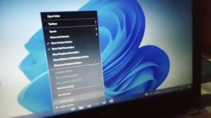 how to put all the taskbar icons in center in windows 10