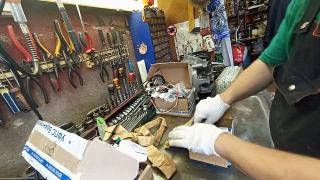 Сборка мотора Ява 634  г. Москва / Китаец "кросс" 300 - я бы такой не хотел