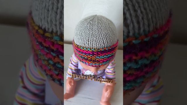 Вязаная шапка для куклы. Knitted hat for dolls смотреть онлайн