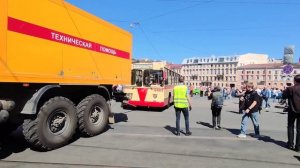 Буксировка троллейбуса 4409 в Санкт-Петербурге