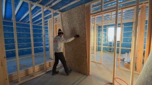 0.8 Планировка каркасного дома у леса. Утепление фундаментной плиты пенопластом внутри дома.