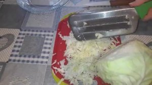 КАК ПОЛЬЗОВАТЬСЯ НОЖОМ ДЛЯ ШИНКОВКИ КАПУСТЫ.