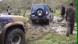 4x4  Off road in  Isuzu bighorn with Prado