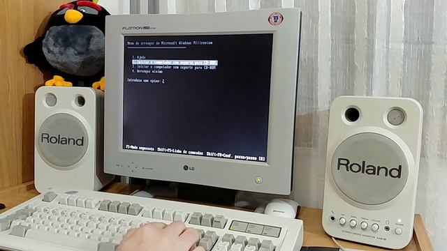 Building a Random Windows 98 PC смотреть онлайн