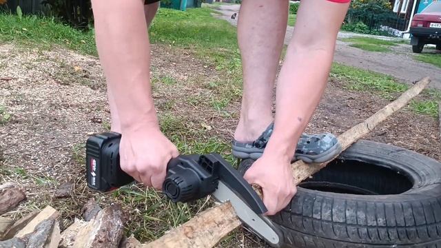 Бюджетная аккумуляторная мини-пила с озона #shorts смотреть онлайн