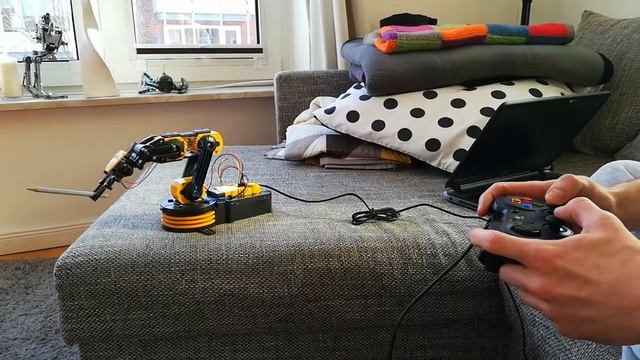 OWI Robotic Arm controlled by Logitech Gamepad F310 смотреть онлайн