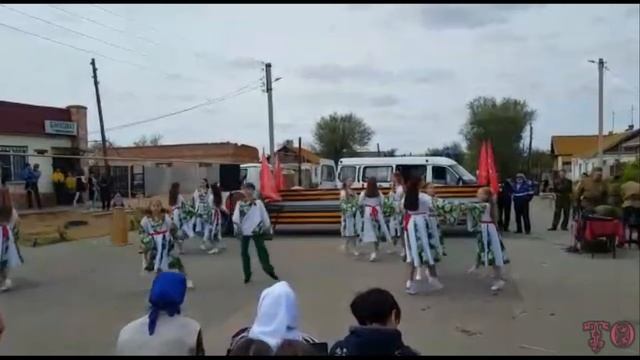 ТАНЕЦ ПОСВЯЩАЕТСЯ ДНЮ ПОБЕДЫ. ПАСХАЛЬНАЯ НЕДЕЛЯ, ВЫСТУПЛЕНИЕ АНСАМБЛЯ ЛЮБАВА В СЕЛЕ НИКОЛАЕВКА смотреть онлайн