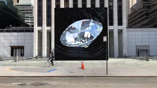 Footage Post Production Motion Design Immersive Diamond instead of Apple Logo смотреть онлайн
