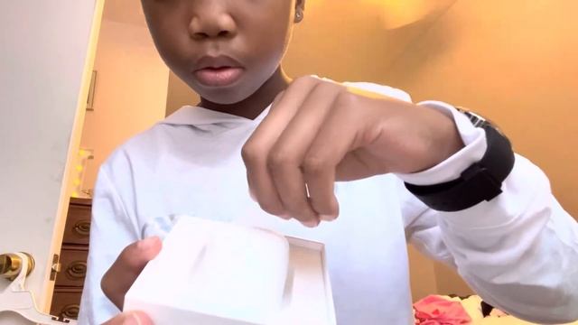 Picking up and unboxing AirPods from the Apple Store! смотреть онлайн