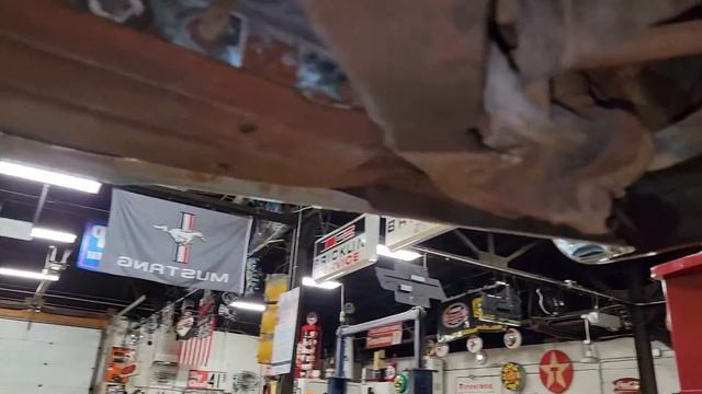 1967 Chrysler Imperial 4 Door 440ci Hardtop For Sale Underbody and Lower Panel Walk Around смотреть онлайн