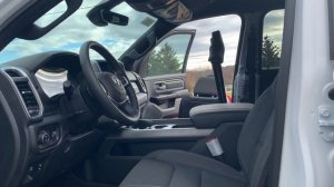 Easy-Reach | to Enter a Dodge Ram (Int.)