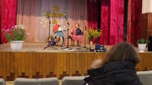 Сценка и  танец на день посёлка