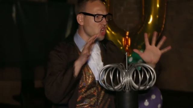 Tesla Show LA смотреть онлайн