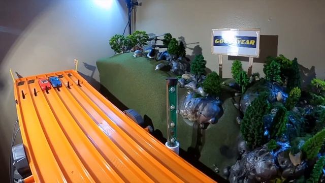 Best Video under 2 mins - Chrysler Firepower Concept vs Ferrari 955 GTB смотреть онлайн