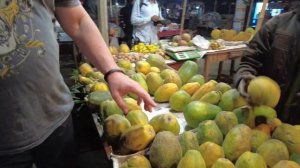 1_Рынок через дорогу Грин Сити, Руппур, Бангладеш. Market across Green City road, Bangladesh.
