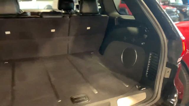 2017 SRT Jeep Grand Cherokee смотреть онлайн