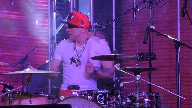 Кавер группа Kadnikoff Band.