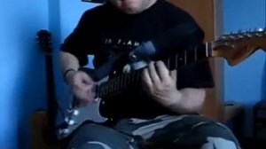 Парень играет Nightwish на электрогитаре