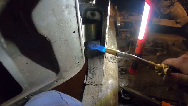 1967 Jaguar 3.8 S-type Restoration - Video #13 - Stuck rusty doors hinges screws removal