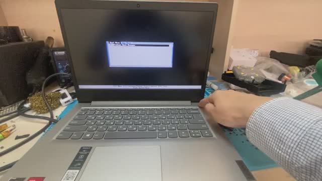 Отключаем встроенную оперативную память на ноутбуке Lenovo 15ARE05 NM-C861 прошивкой биоса смотреть онлайн