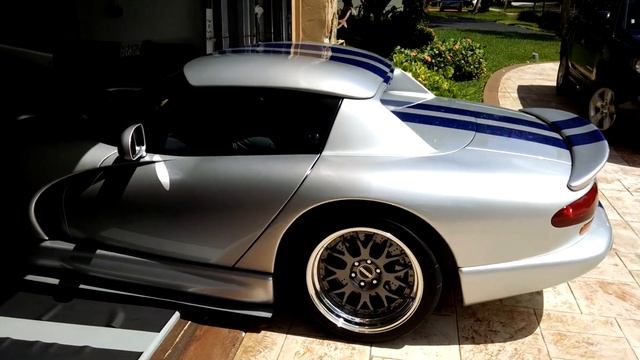 Modified 98 Dodge Viper смотреть онлайн