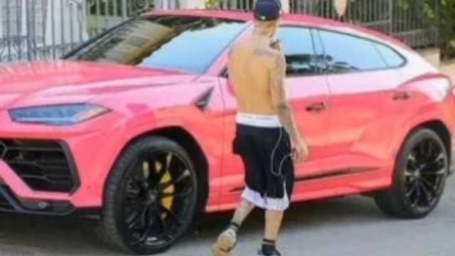 Justine Bieber 's floating roll Royce with hidden wheels is a head turning one of couple смотреть онлайн