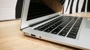 Repasovaný notebook Apple MacBook Air A1466 vhodný ako vianočný darček