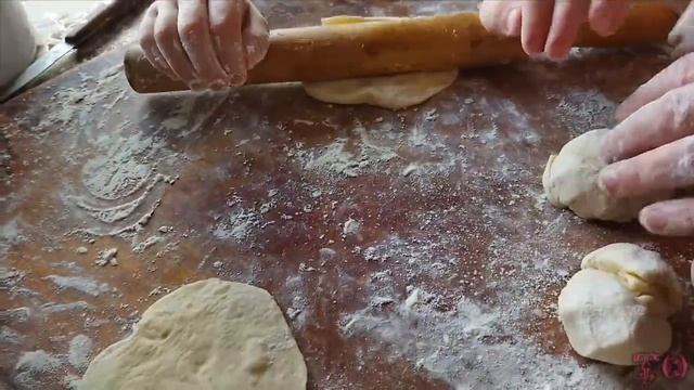 ПОДГОТОВКА К ПАСХЕ, КРАСИМ ЯЙЦА, ПЕЧЕМ КУЛИЧИ И ПИРОГИ смотреть онлайн