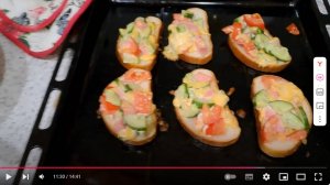 Горячие бутерброды и печенье с яблоками
