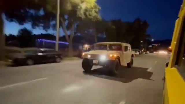 @sonsofhighlands2009 Hummer H1 Just having Fun at Night. смотреть онлайн