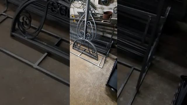 собираем садовые качели.