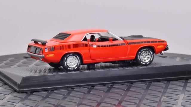 Road Champs 1:43　PLYMOUTH AAR CUDA 1970 / diecast model car смотреть онлайн
