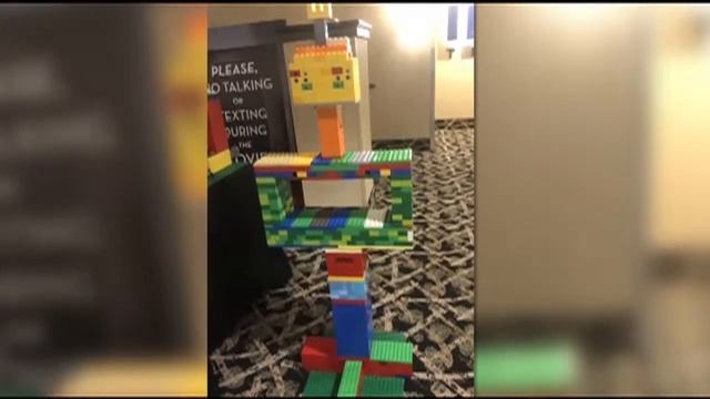 Meet Lego artist Kelly Hoffman смотреть онлайн