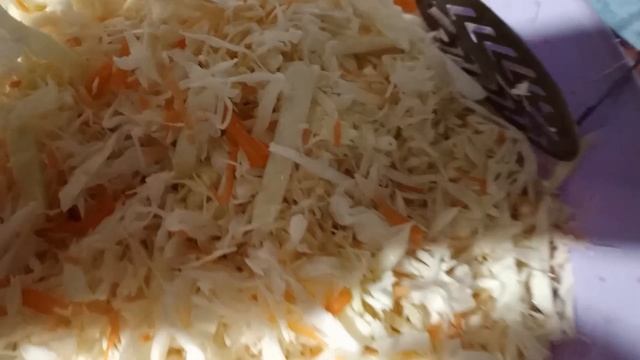 НЕ УСПЕВАЮ ГОТОВИТЬ.КАПУСТА В БАНКЕ. БЫСТРО,ВКУСНО,ХРУСТИТ👍