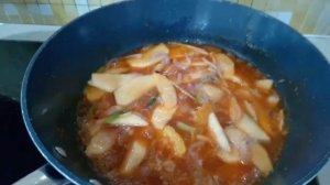 Cooking a sauce with Apple & Orange fruits