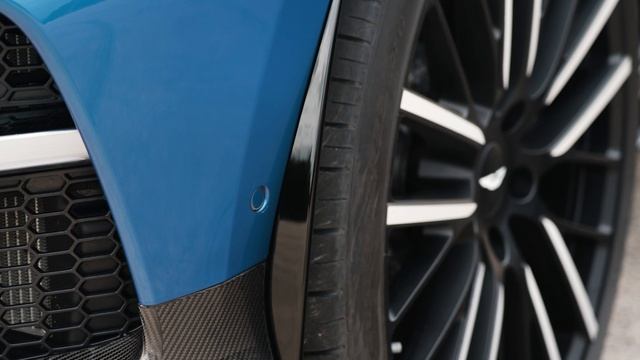 2023 Aston Martin DBX707 – Plasma Blue – Sardinia B-Roll - Official 4K UHD video смотреть онлайн