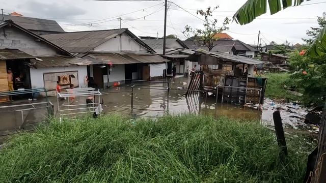 Bali flooded from big rain today