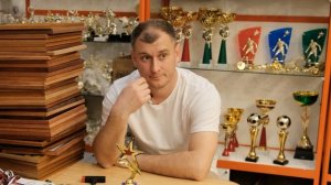 Пора Работать. Сегодня обзоры на профессии Продавец консультант магазина одежды и спорт - инвентаря