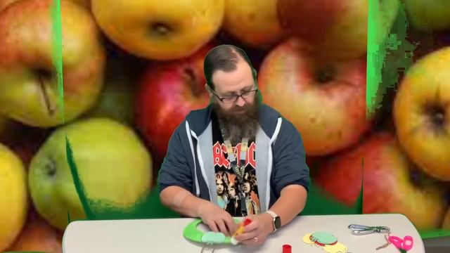 DT Crafts: Paper Plate Apple Wreath смотреть онлайн