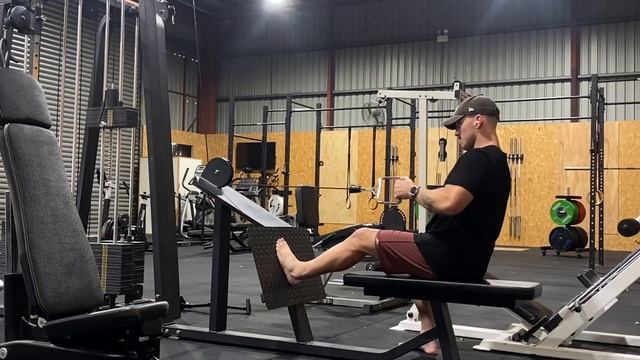 SINGLE SEATED CABLE ROW  All Out HQ