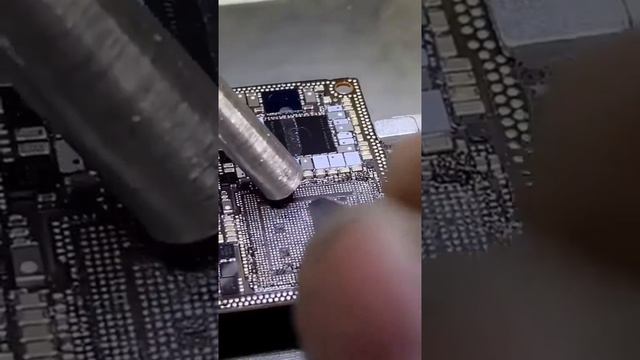 iPhone 12 a13 bionic chip servicing смотреть онлайн