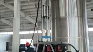 Разгрузка автомобильных флекситанков TRUEBAG в Китае