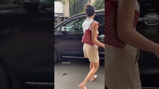 good looking genes😍😘 | #shortsfeed #actress #genesis #filmyvibe #film #bollywood #trending #viral смотреть онлайн