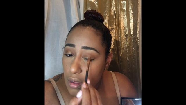 Quick Glowy Eye Makeup смотреть онлайн