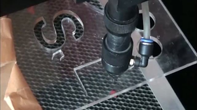 90 100W cutting 5MM thick acrylic from Lansen смотреть онлайн