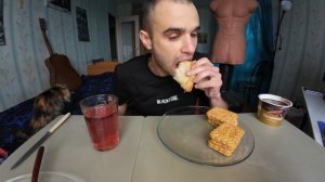 МУКБАНГ ПЮРЕ / БИФШТЕКС / КОТЛЕТА КУРИНАЯ / ПЕЧЕНЬЕ / ШОКОЛАДНЫЙ СЫР / EATING MUKBANG ASMR АСМР